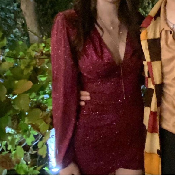 Long sleeve v neck sparkly dress - Picture 2 of 2